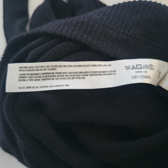 *SOLD* FREE PEOPLE 'Intimately', black ribbed v-neck cami NWT Size Small - Picture 6 of 8